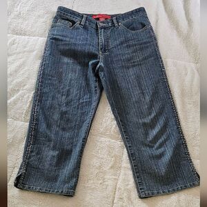 Cosmopolitan Capris Jeans Womens 6P Blue Denim Embroidered Beaded Pants